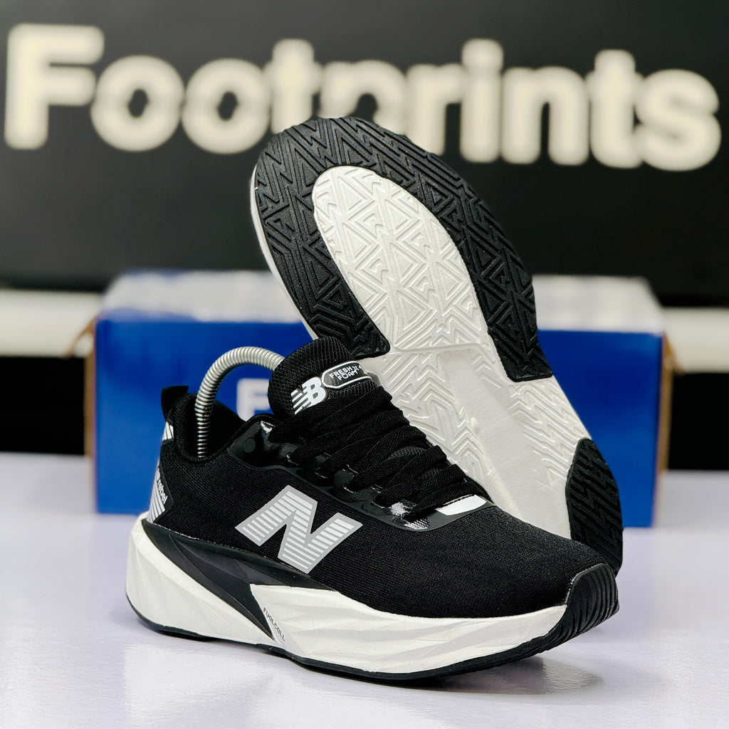 Model Code: 546 – Running Sneaker