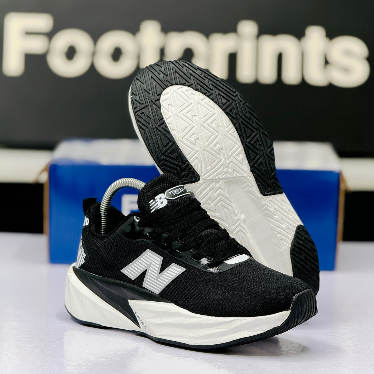 Model Code: 546 – Running Sneaker