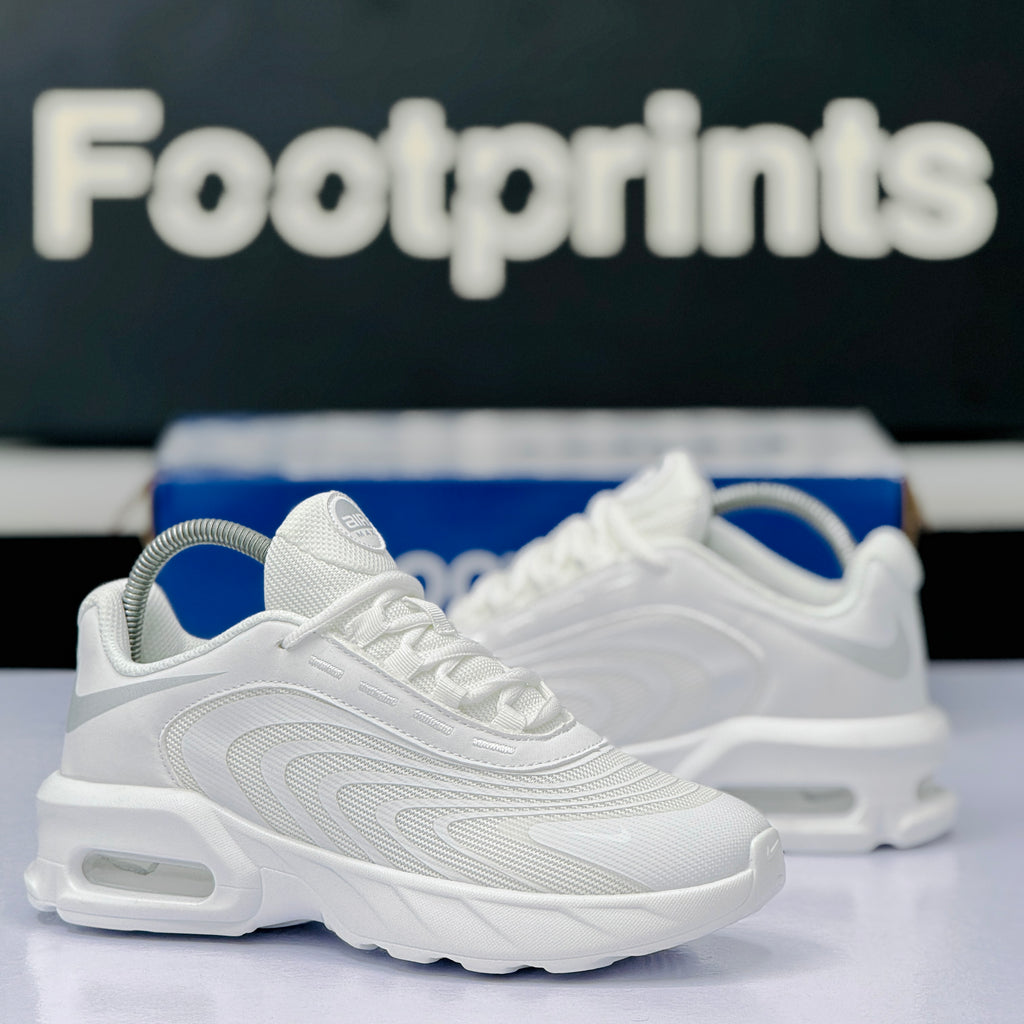 Model Code: 551 – Running Sneaker