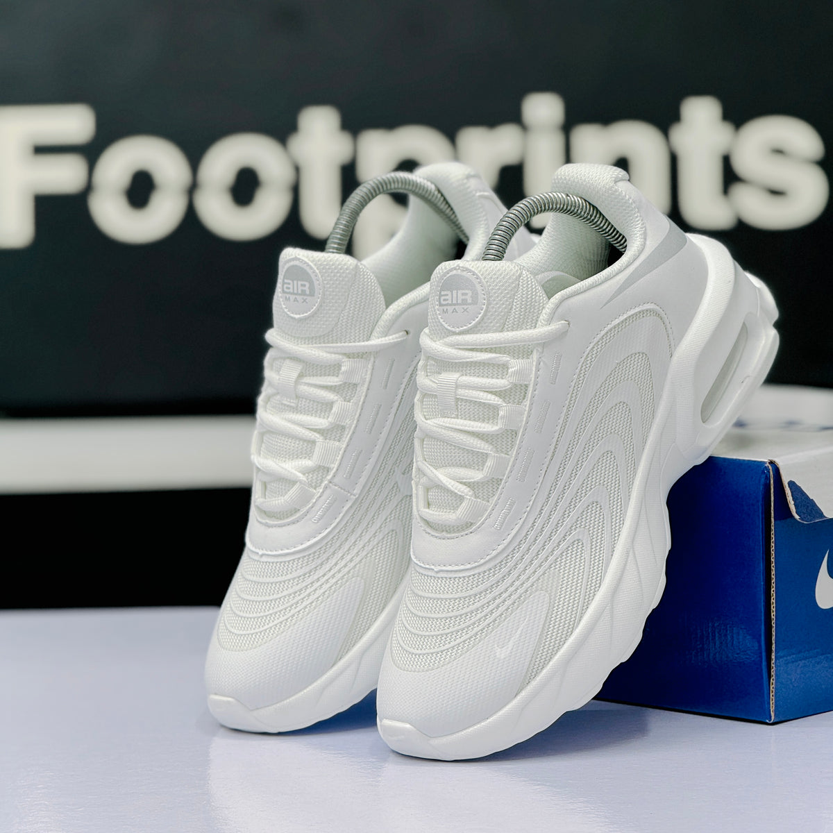 Model Code: 551 – Running Sneaker