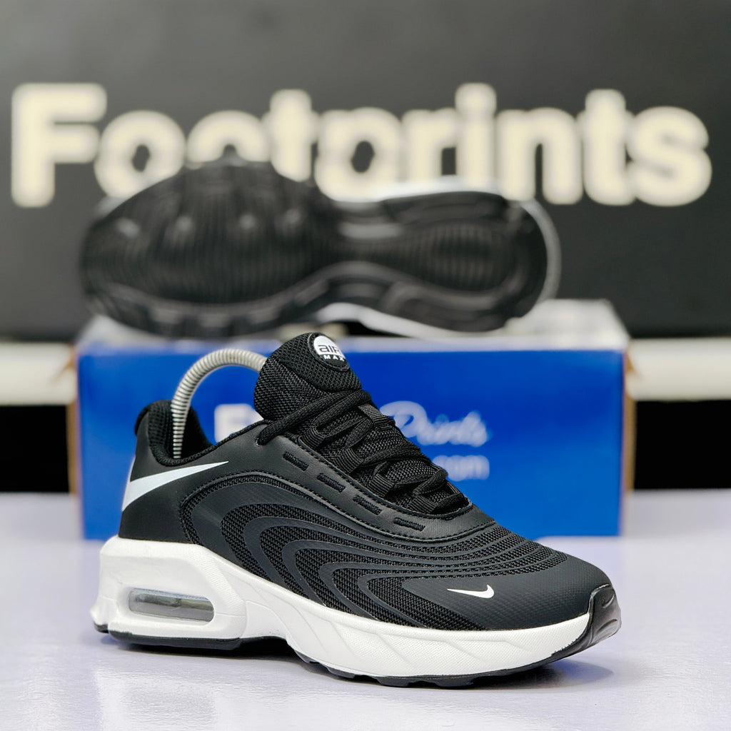 Model Code: 552 – Running Sneaker