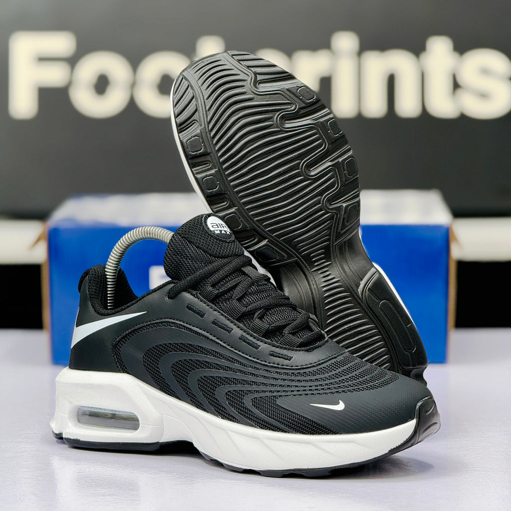 Model Code: 552 – Running Sneaker