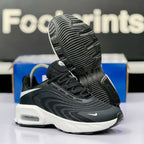 Model Code: 552 – Running Sneaker