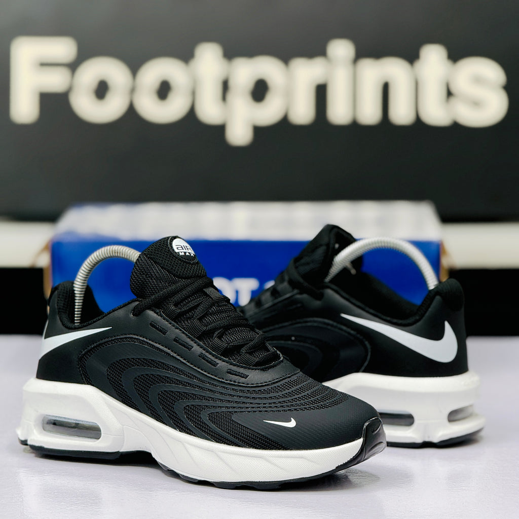 Model Code: 552 – Running Sneaker
