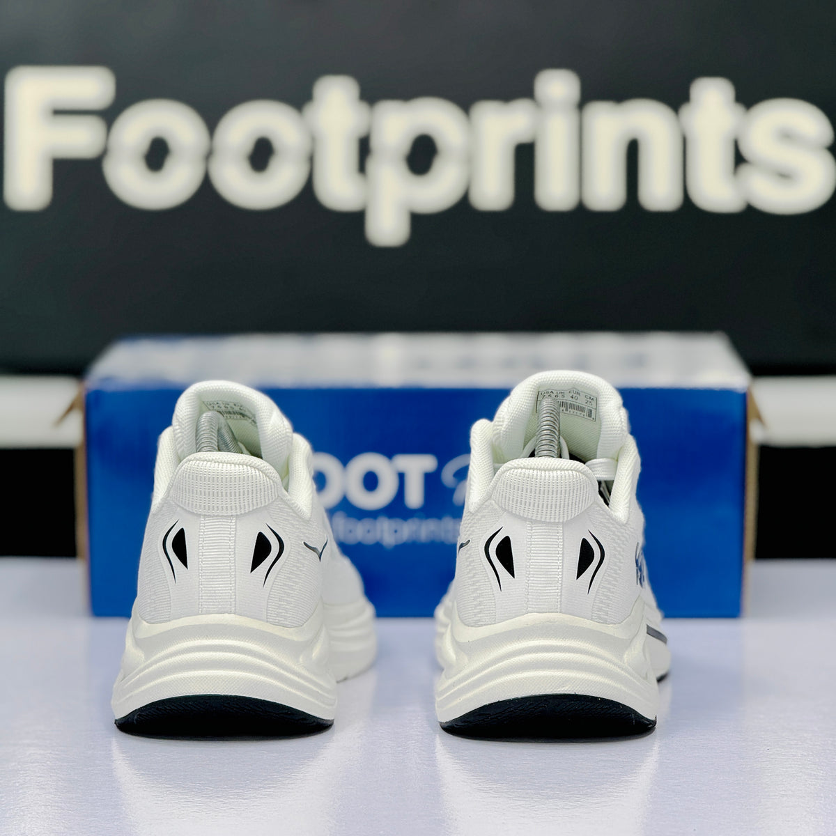 Model Code: 553 – Running Sneaker