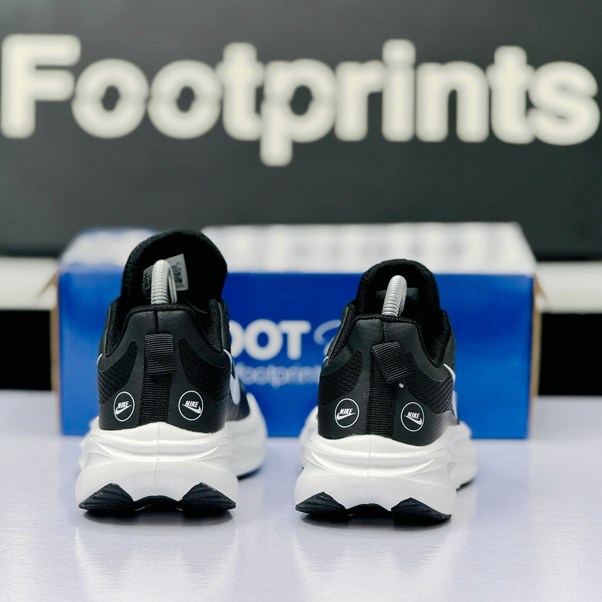Model Code: 556 – Running Sneaker