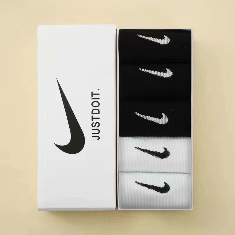 Nike Socks – 1 Pair