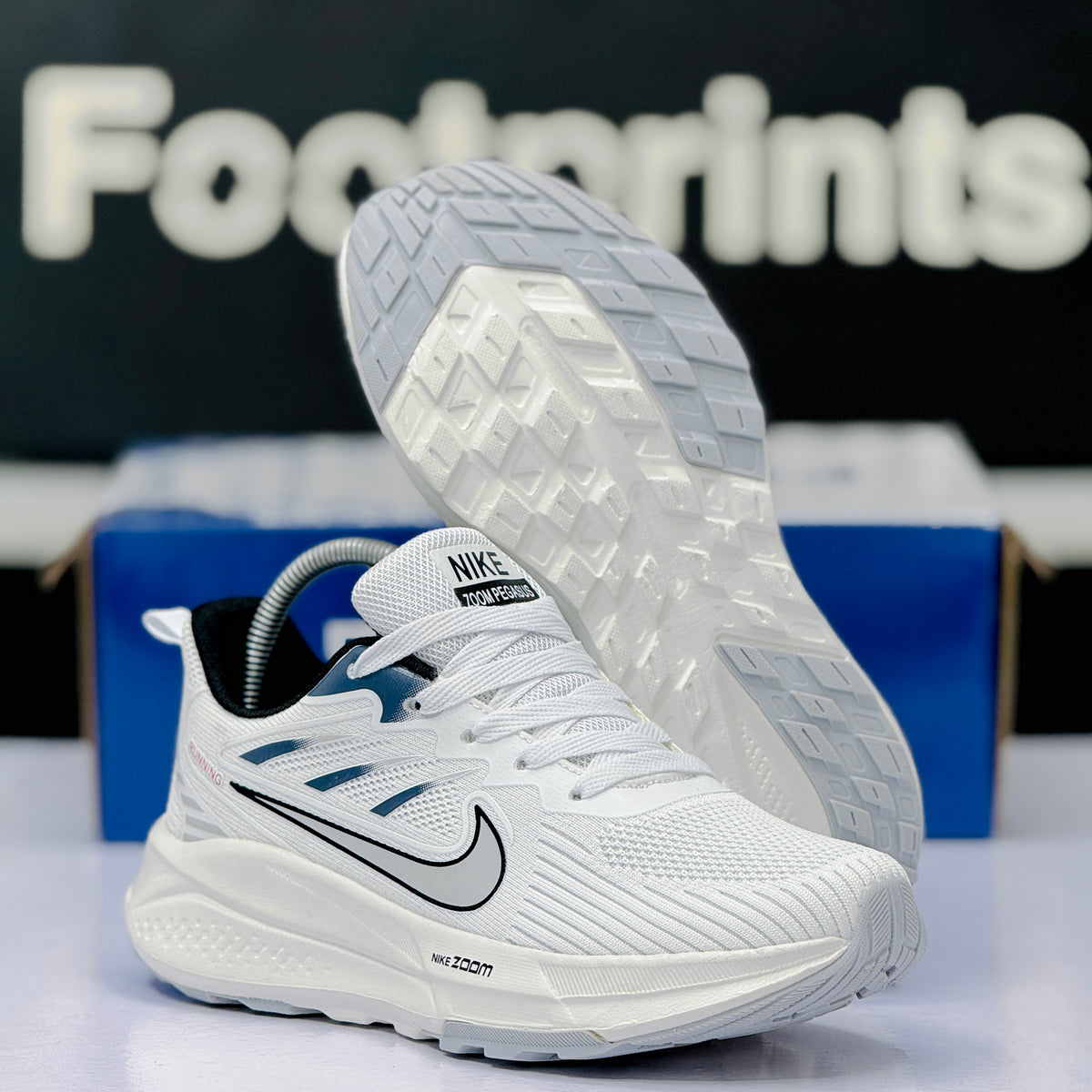 Model Code: 542 – Running Sneaker