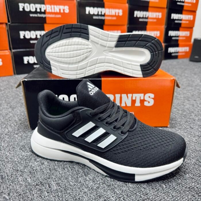 Model Code: 330 – Running Sneaker - Image 3
