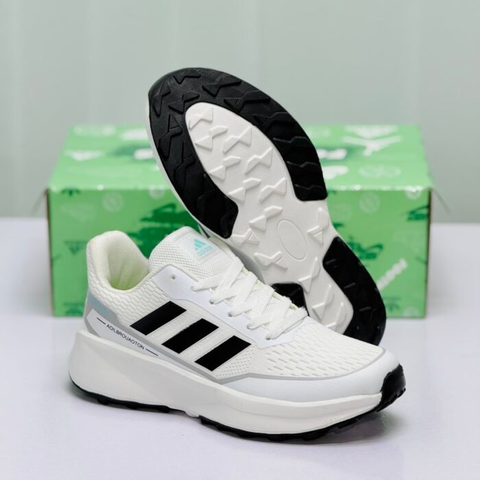 Model Code: 380 – Running Sneaker - Image 3